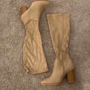 Tan suede boots nwot